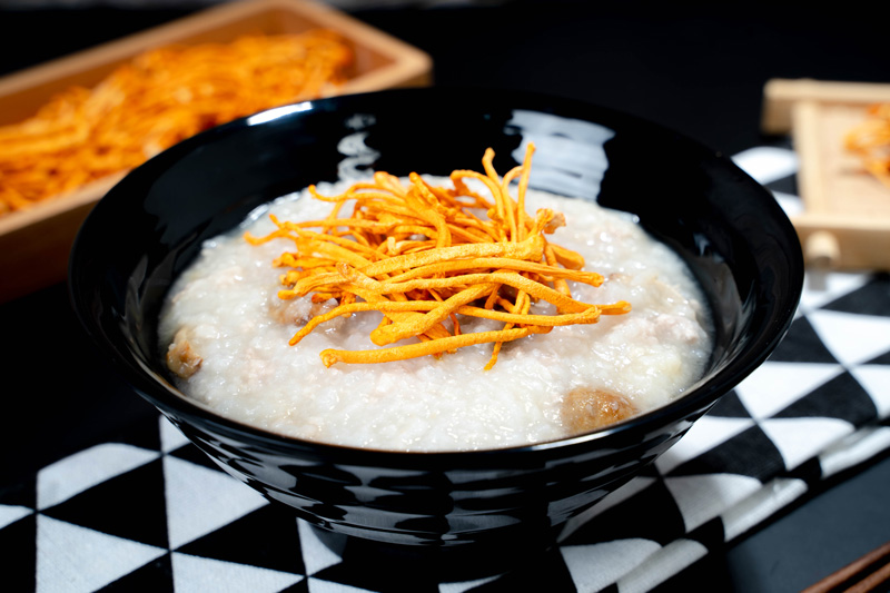 Cháo đông trùng hạ thảo cho người bệnh