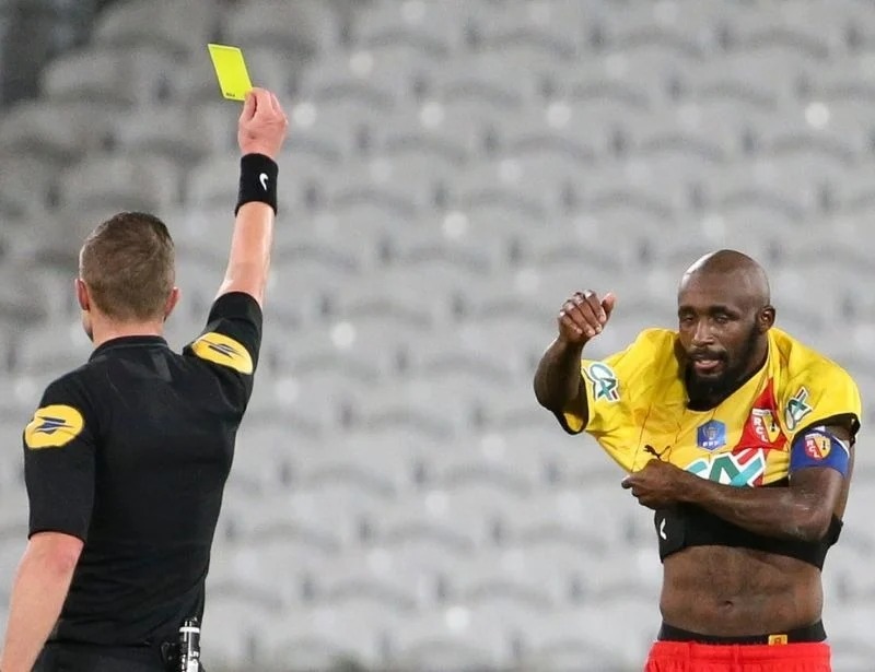 Thẻ Trong Bóng Đá Là Gì? Quy Tắc Và Ý Nghĩa Của Từng Loại Thẻ