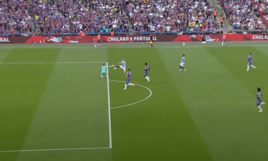 Vòng cấm địa bóng đá là gì? Các quy định đặc biệt liên quan - Jun88 ⭐⭐⭐⭐⭐