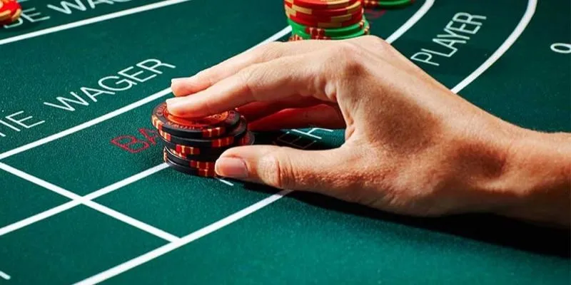 C Bet Là Gì Trong Poker? Cách Áp Dụng Và Các Yếu Tố Ảnh Hưởng