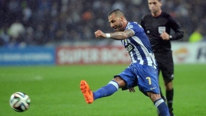 Tìm Hiểu Về Kỹ Thuật Sút Bóng Má Ngoài Tạo Cú Xoáy