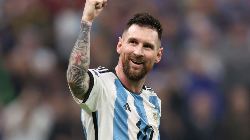 Lionel Messi áo số 10