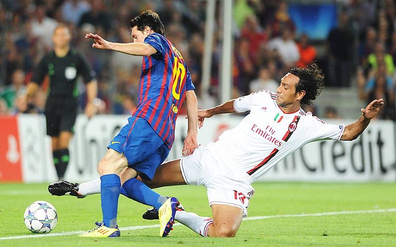 Tắc Bóng Là Gì: Hướng Dẫn Chi Tiết Cho Cầu Thủ Bóng Đá Phủi - Rangers Việt Nam