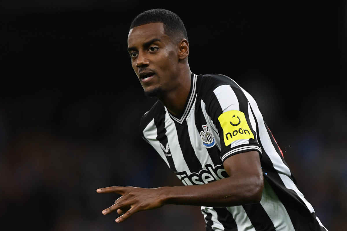 Newcastle định giá Alexander Isak