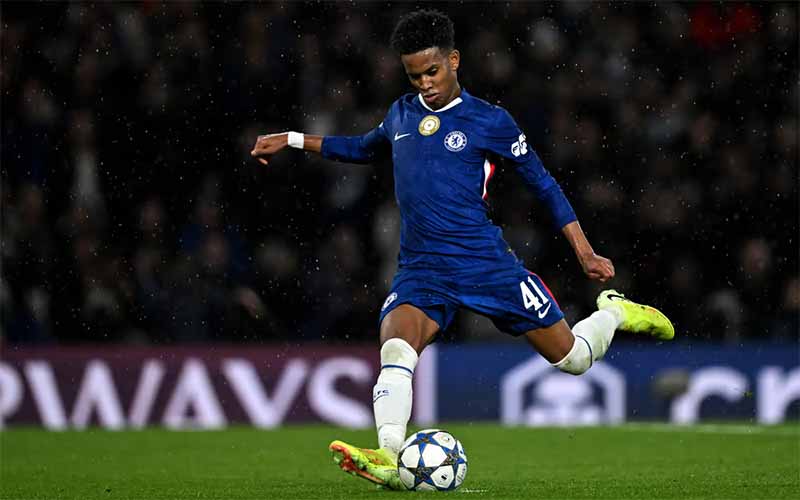 Phong cách thi đấu đầy kỹ thuật của Estêvão Willian