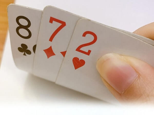 Dằn dơ trong xì dách là gì – phân tích chi tiết