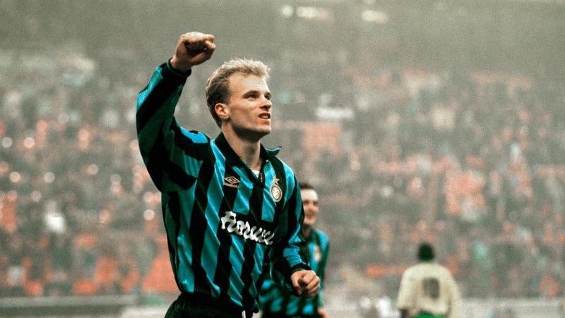 Cầu thủ Dennis Bergkamp - Tượng đài người Hà Lan không bay