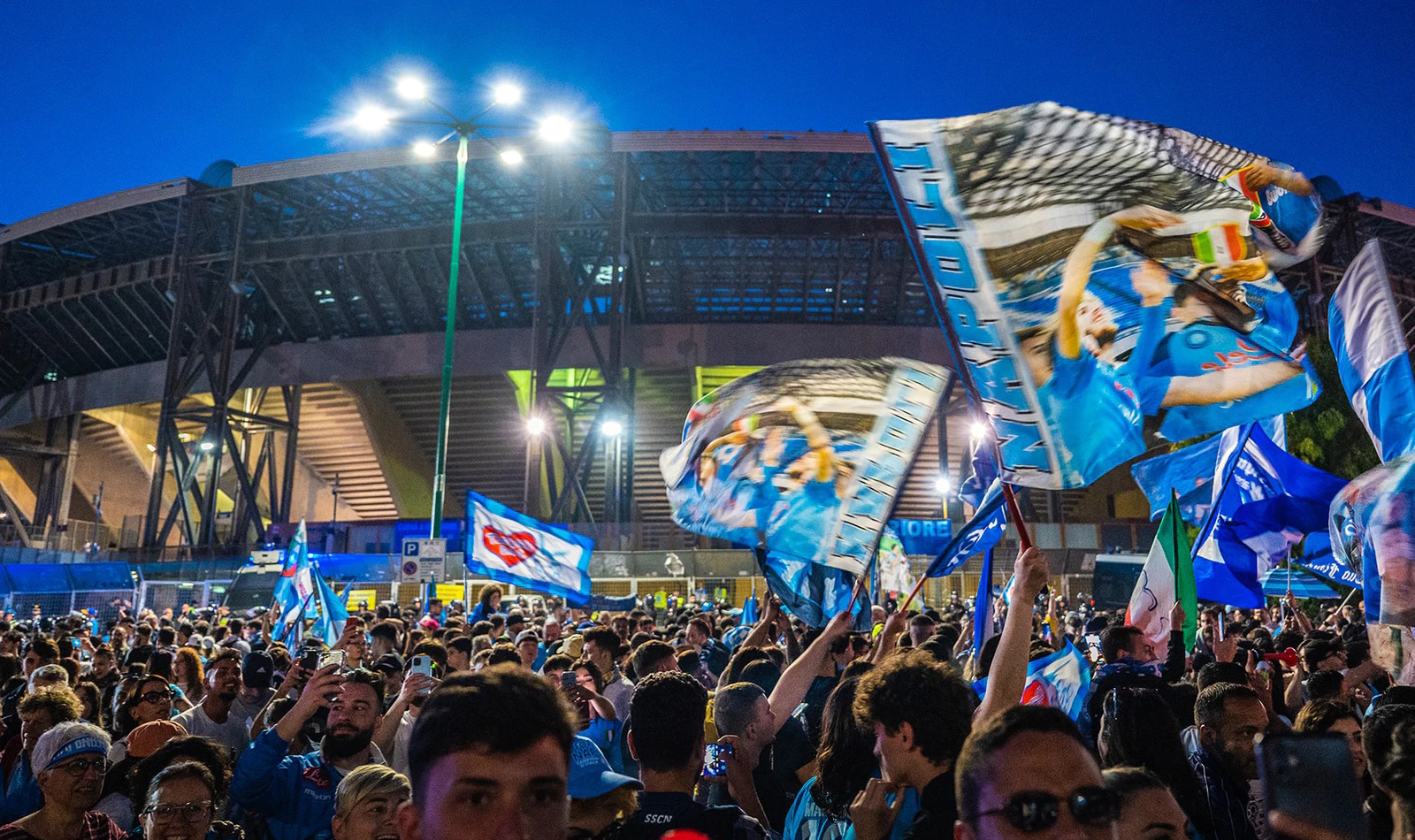 Sân vận động Diego Armando Maradona - Trái tim bóng đá của Naples