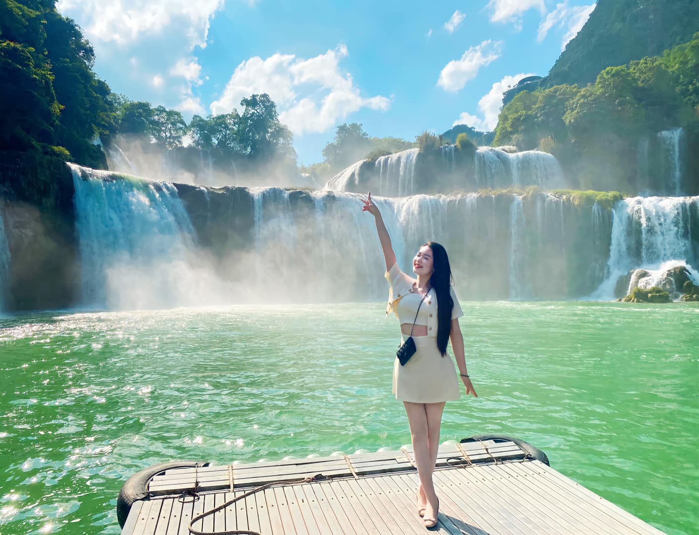 Đồng phục nhóm du lịch Cao Bằng