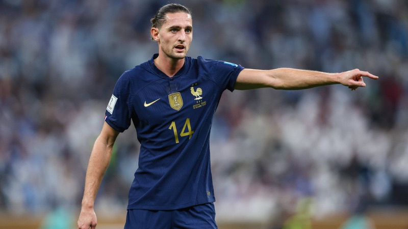 Cầu thủ Adrien Rabiot - Sai lầm hủy hoại dần tài năng