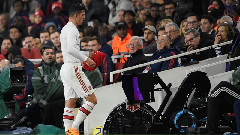 Cầu thủ Granit Xhaka - Cái kết cho một cá tính ngang tàn