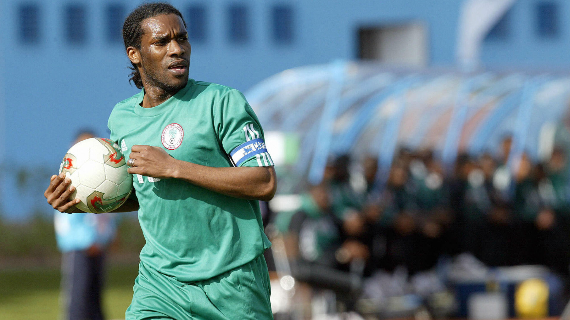 Jay Jay Okocha nêu tên 5 đồng đội xuất sắc nhất từng chơi cùng