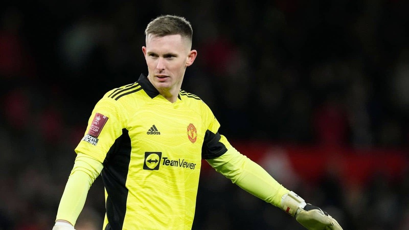 Thủ môn Dean Henderson - Người tạo nên lịch sử sau thất bại