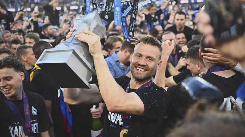Thủ môn Simon Mignolet luôn bị đánh giá là không đủ giỏi, bất kể thời đại nào. Sự ổn định của Mignolet tại Club Brugge là lời đáp trả cho mọi chỉ trích