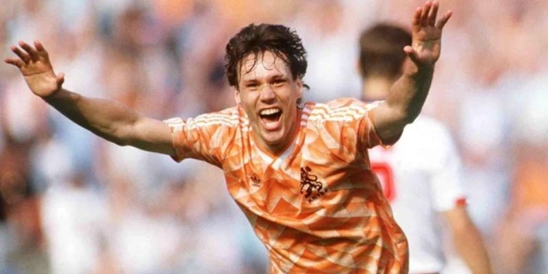 Tiểu Sử Marco van Basten - Sự Nghiệp Của Một Huyền Thoại