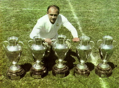 Mũi tên vàng Alfredo Di Stéfano huyền thoại Real Madrid