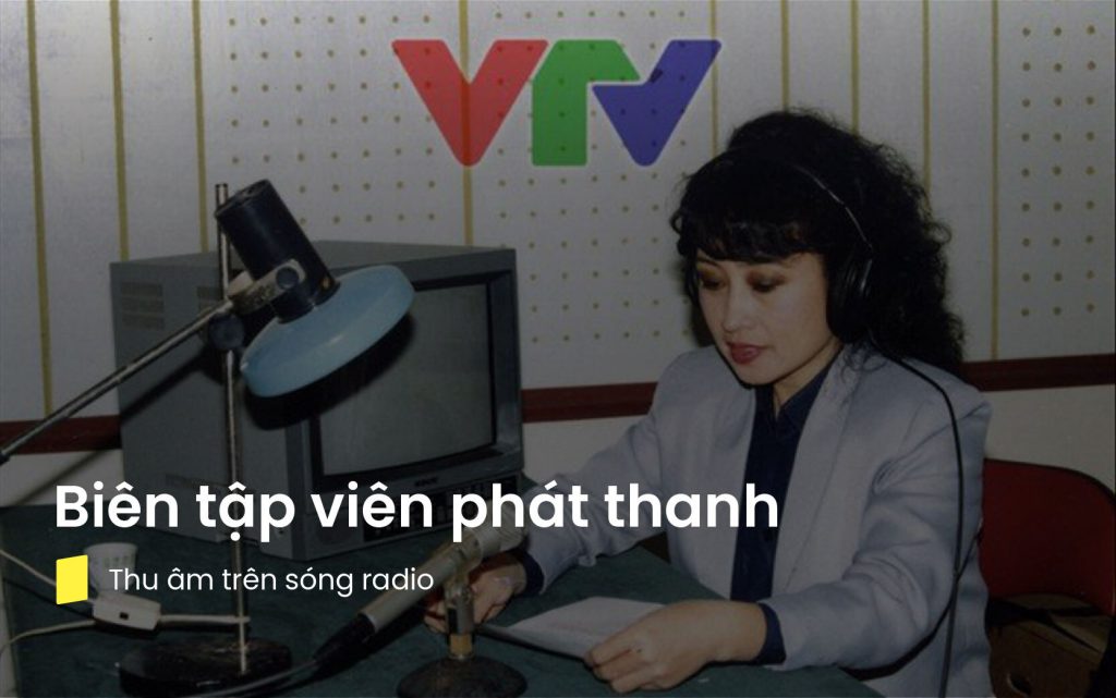 Phát thanh viên trong phòng thu