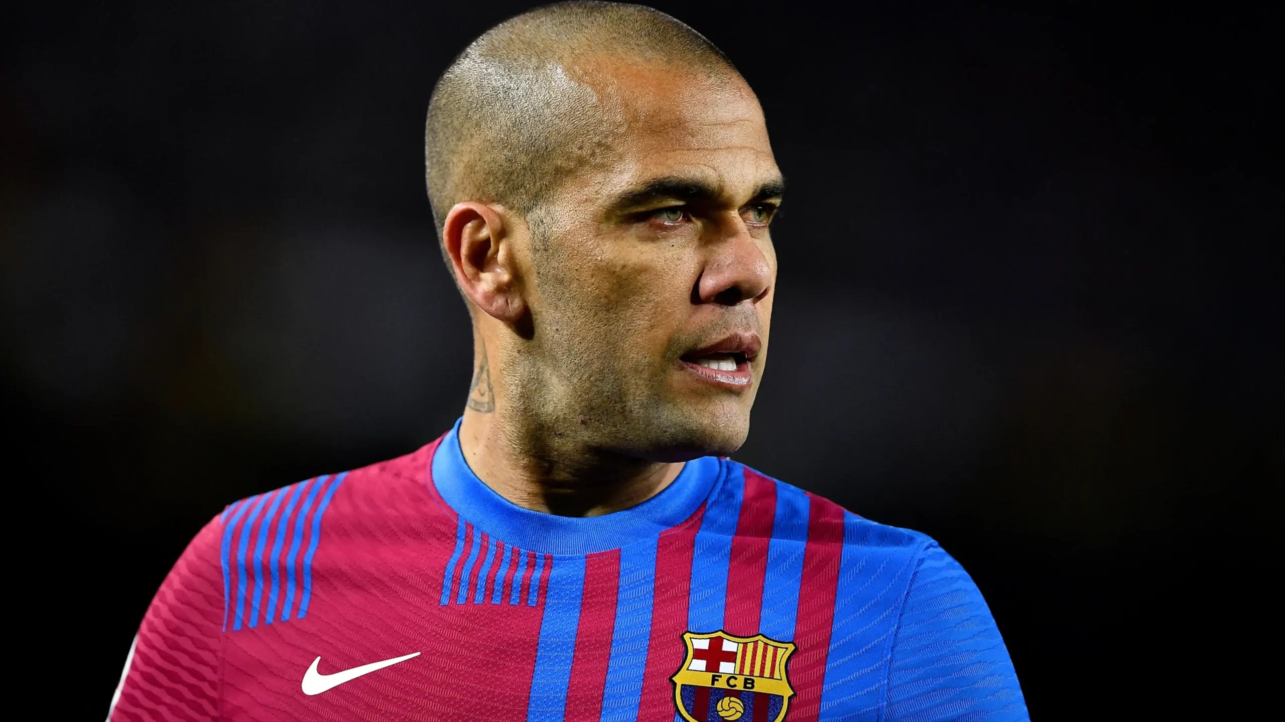 Dani Alves - Hậu vệ phải vĩ đại nhất lịch sử Barcelona